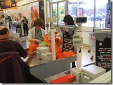 Charity ｂag packing の様子