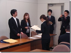 学位記授与の様子