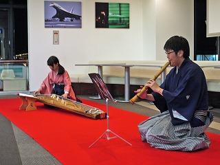 本学邦楽部による演奏