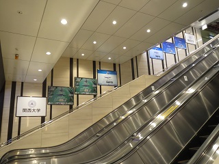 阪急梅田駅（階段）