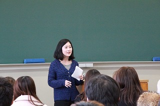 司会進行の学生による挨拶