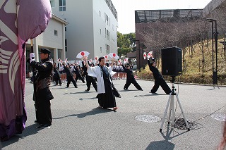 応援団による卒業生へのエール