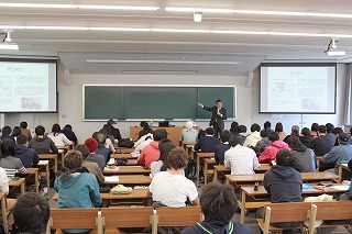 経済学部客員教授講演会