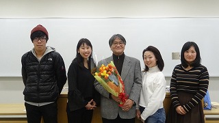 総合情報学部・加藤先生