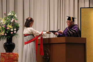 卒業式および学位（修士、専門職）記授与式
