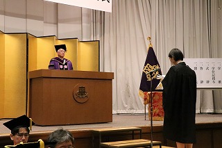 卒業式および学位（修士、専門職）記授与式