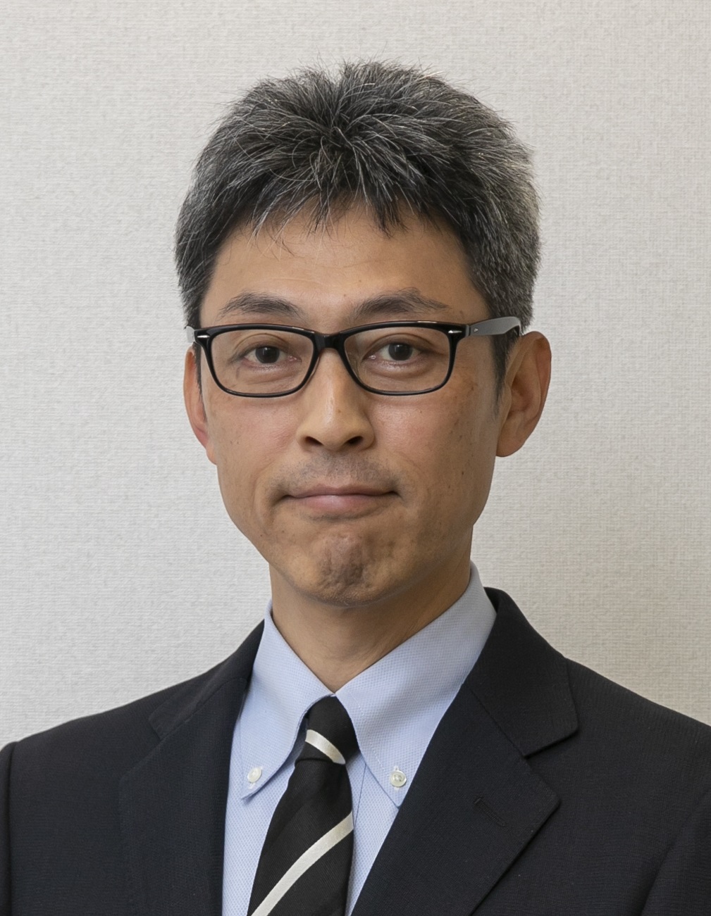 文学部長 友谷知己