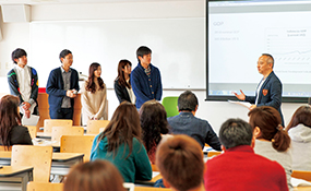 経済学部