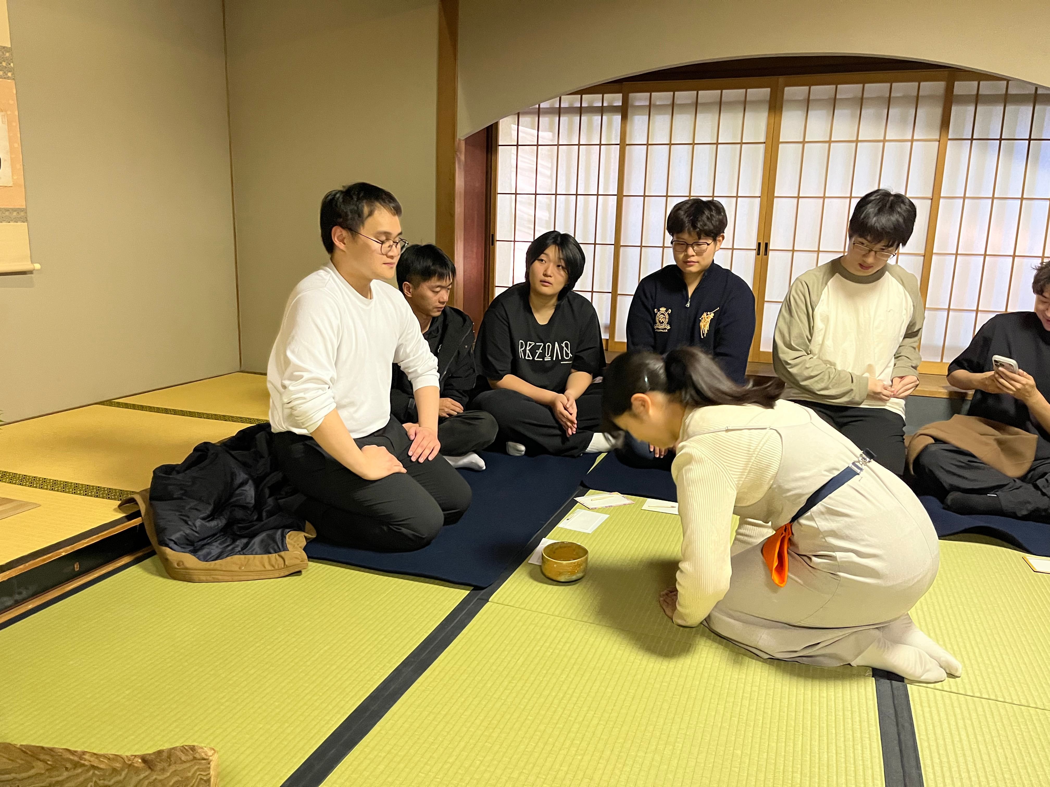 2025秋日本事情_茶道体験 (4).jpg