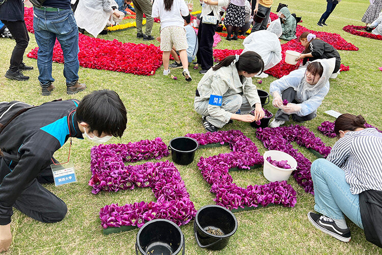 「Osaka Flower Carpet 2024」に本学学生が参加