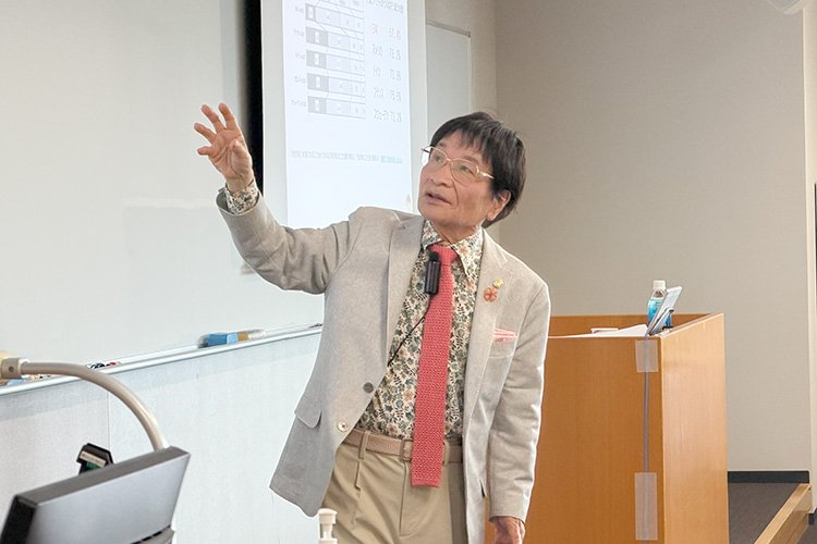 尾木直樹氏による講演会を開催