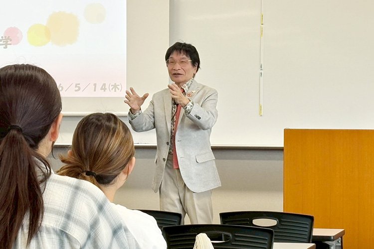 尾木直樹氏による講演会を開催