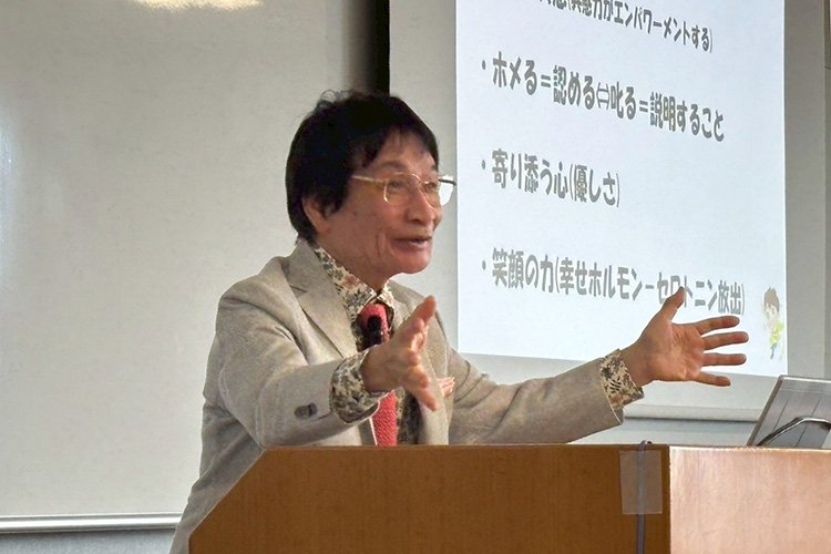 尾木直樹氏による講演会を開催