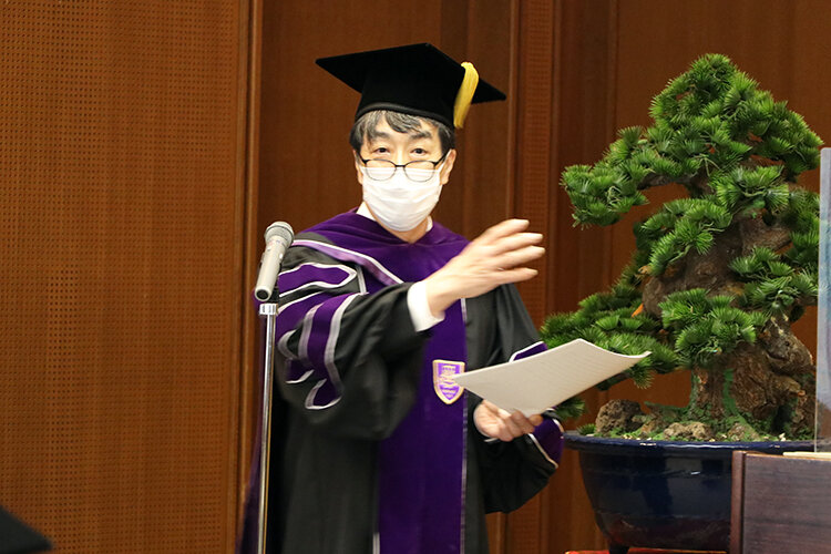 関西大学名誉教授称号授与式