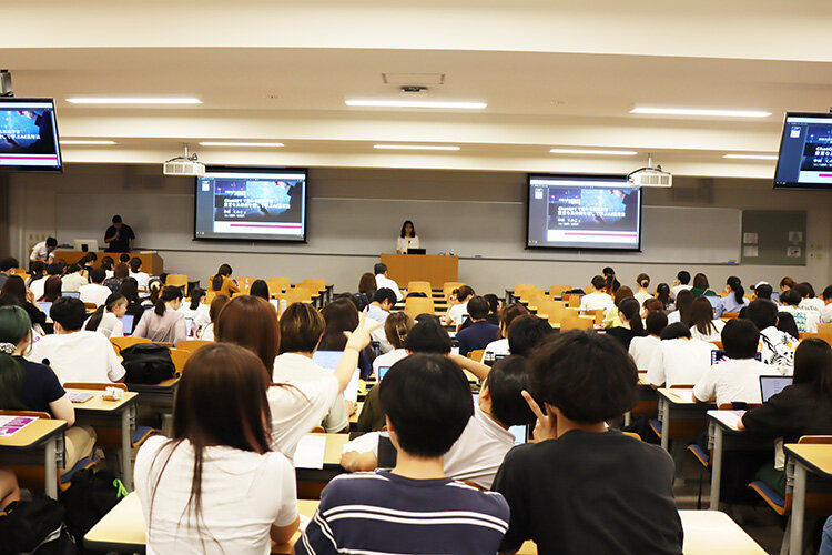 外国語学部学術講演会