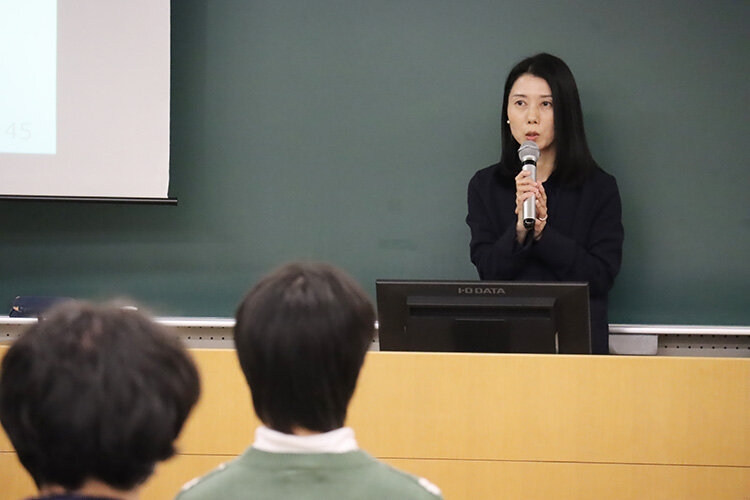 商学部で大阪国税局による講演会を実施