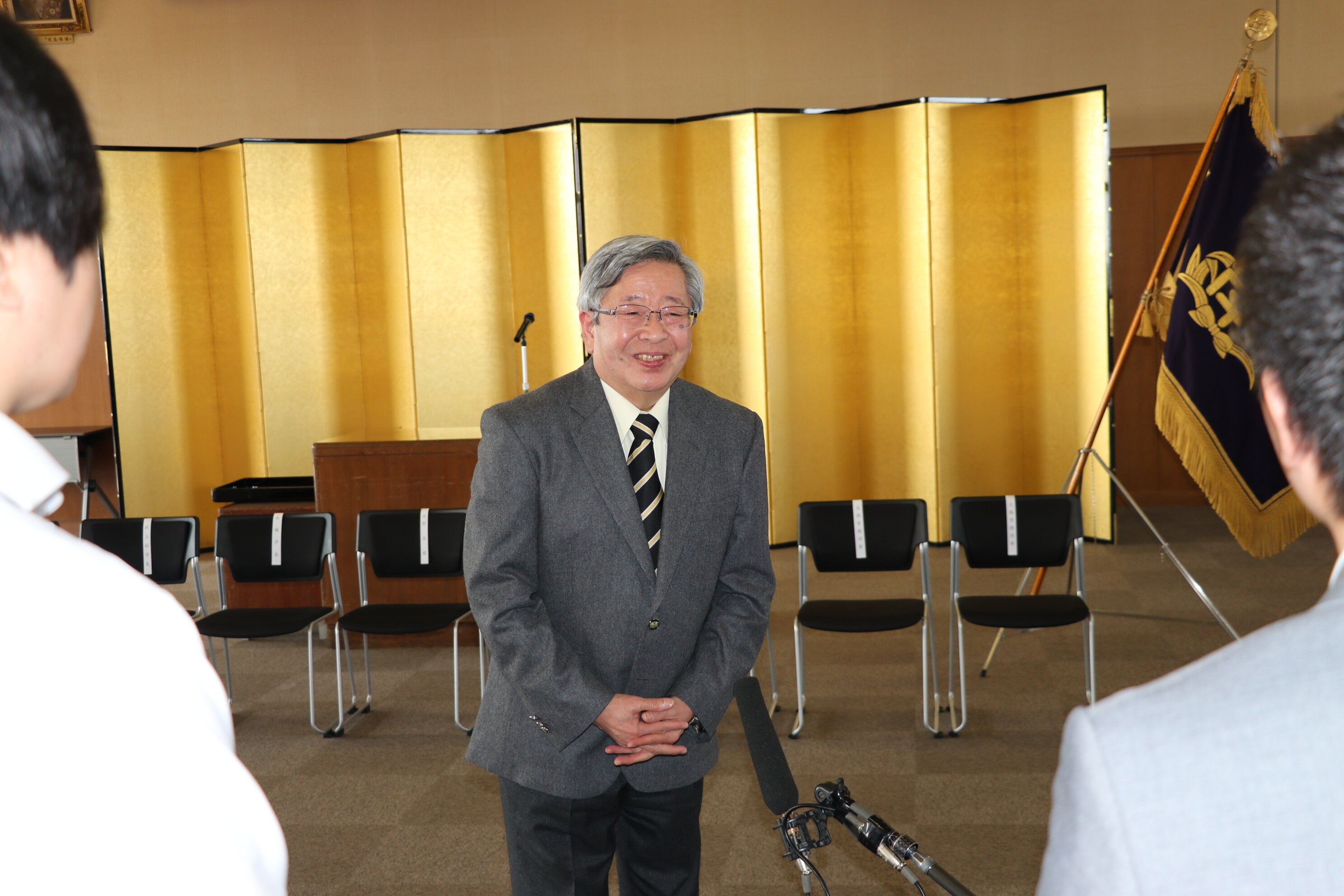 北村兼子さんが特別卒業証書を授与
