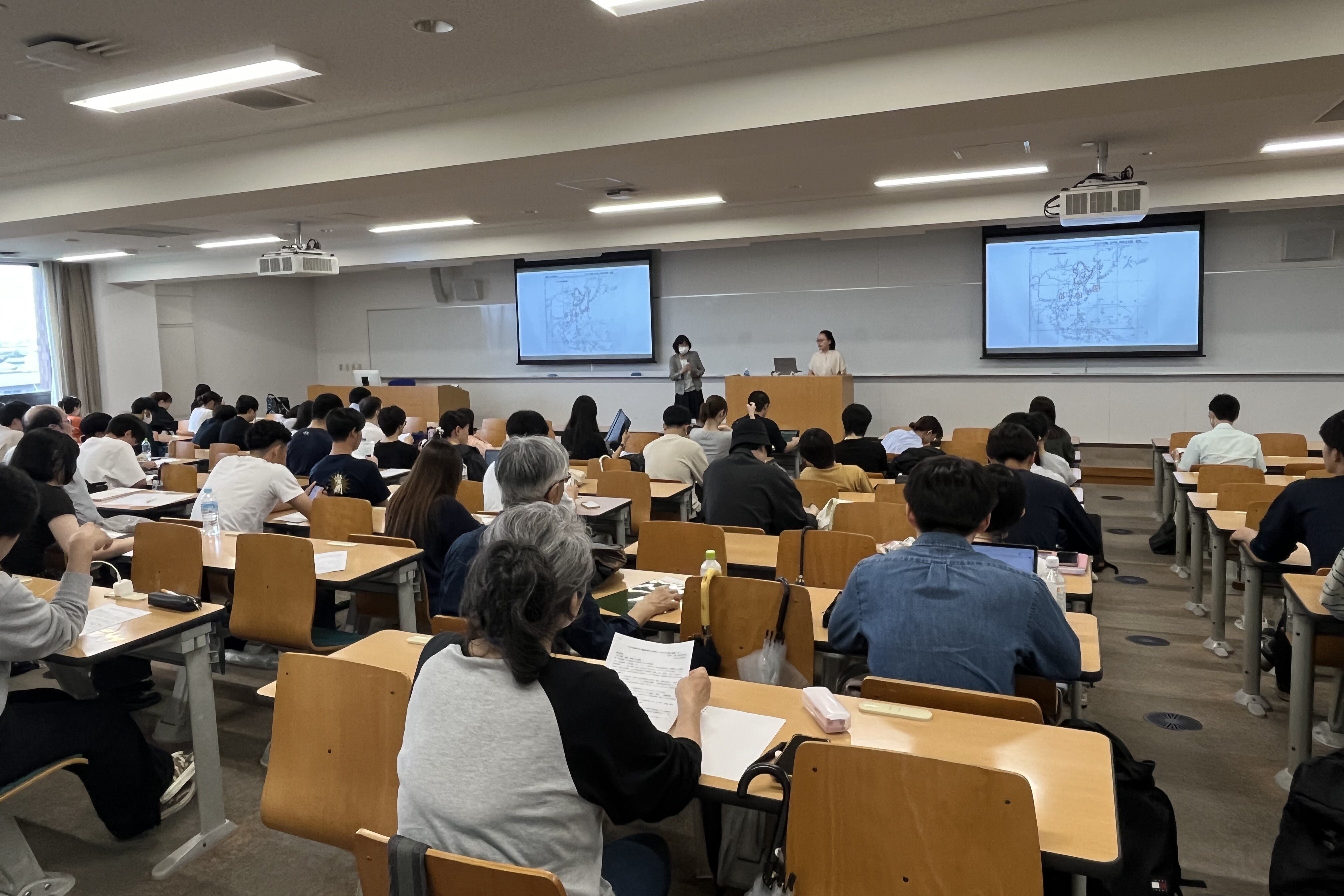 法学部学術講演会を実施