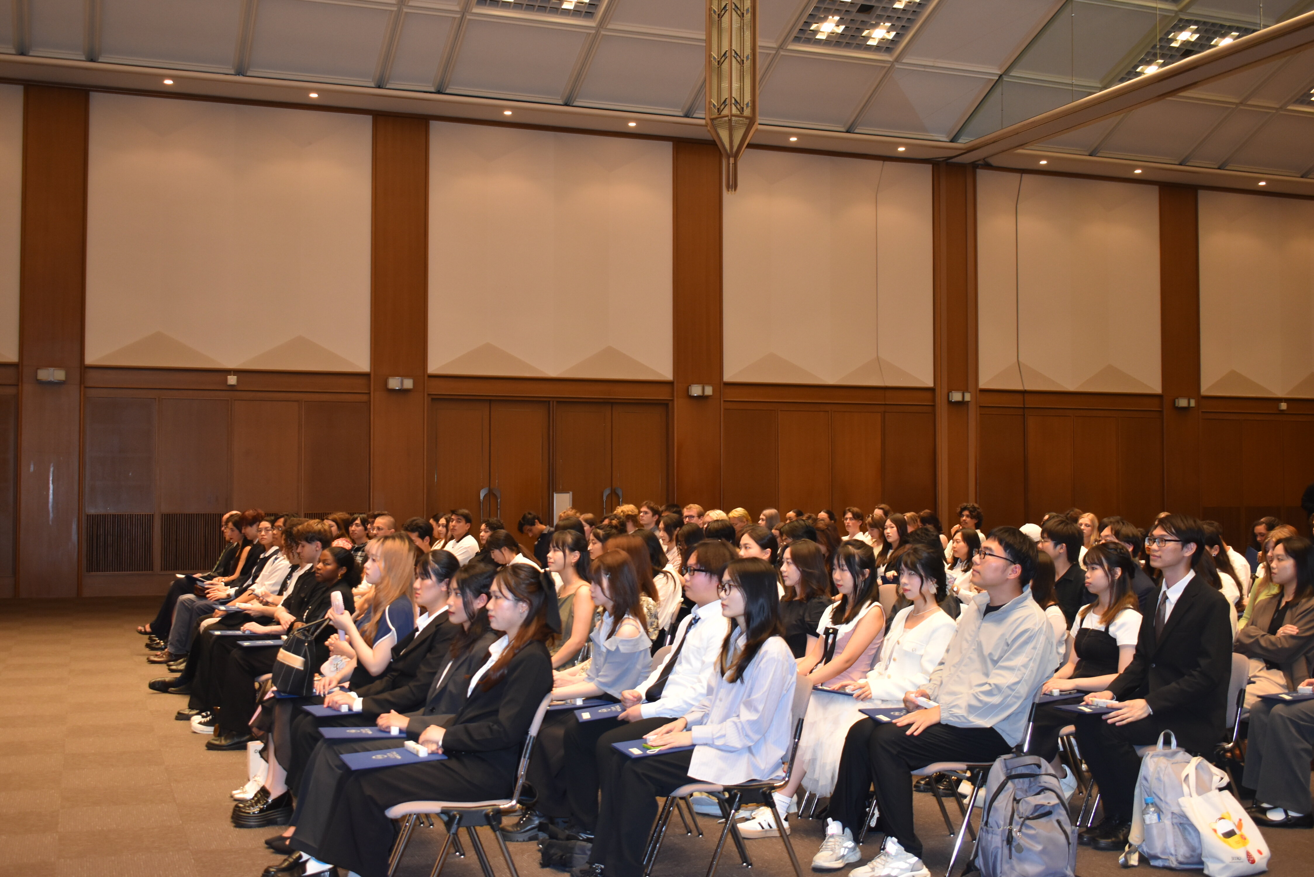 交換受入留学生修了式および歓迎会を開催
