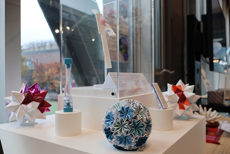 「関大MINIリボーンチャレンジ展」を開催中