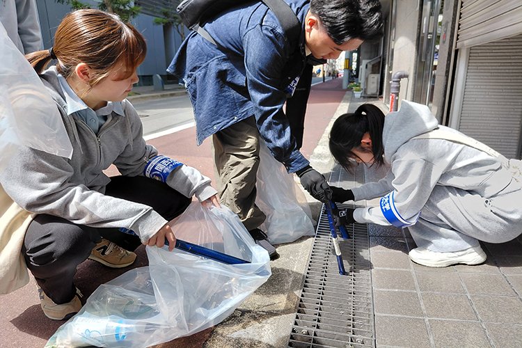 「関大クリーン大作戦in梅田」を実施