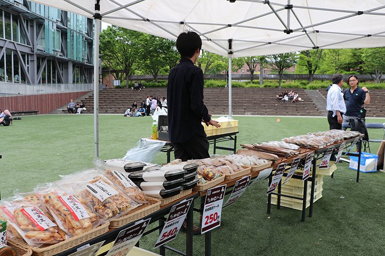関西大学・丹波市連携事業「TAMBA BASEマルシェ」を開催