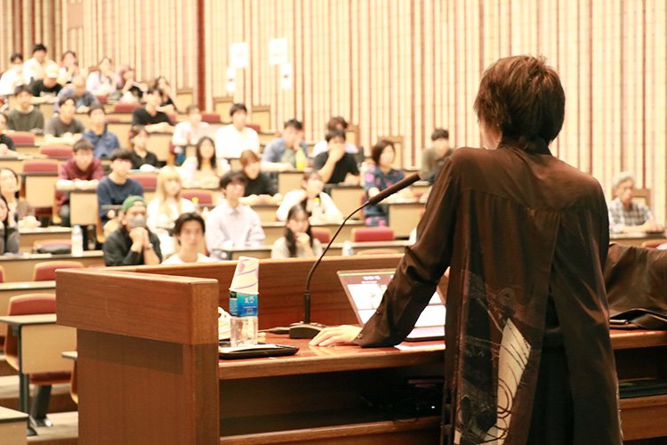 落合陽一客員教授による講演会を実施