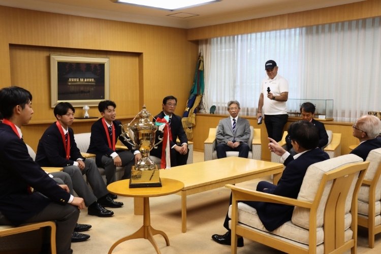 体育会野球部が日本一を報告