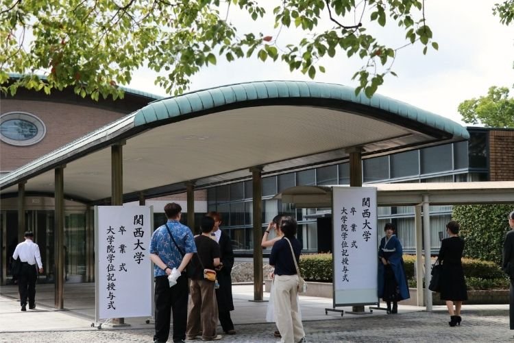 春学期卒業式および学位記授与式