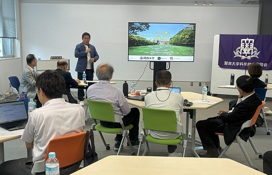 上田先生‗講演.jpg