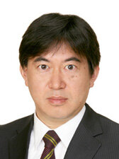 前　泰志