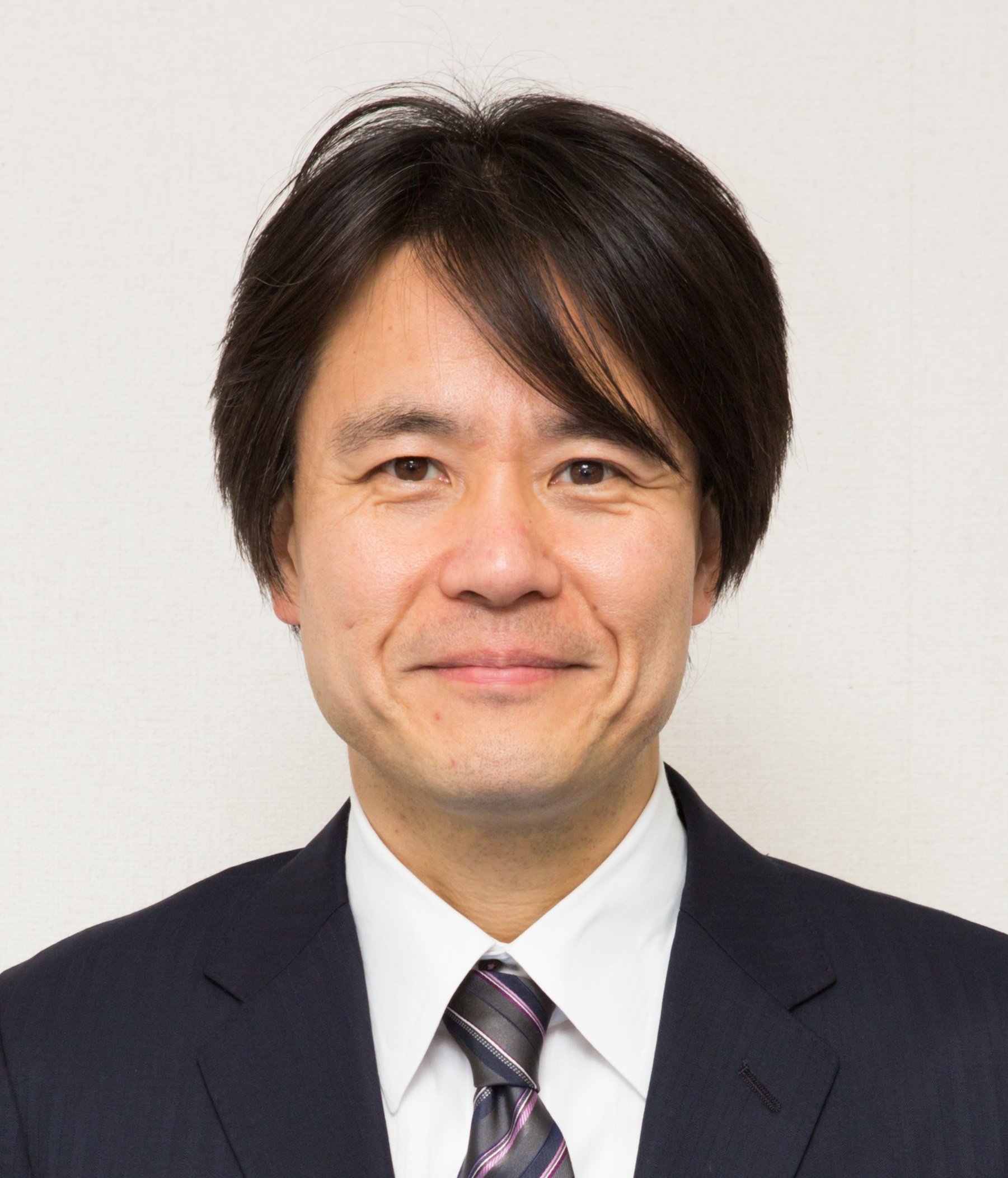 三島先生 プロフィール写真.jpg