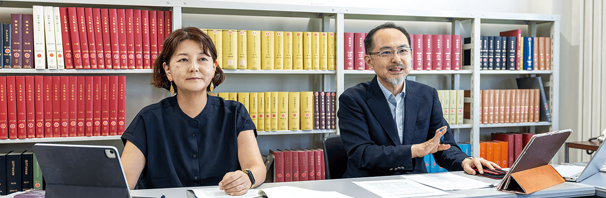 酒井 千絵 教授（社会学部） 多賀 太 教授（文学部）