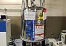 核磁気共鳴吸収スペクトル測定装置（NMR）