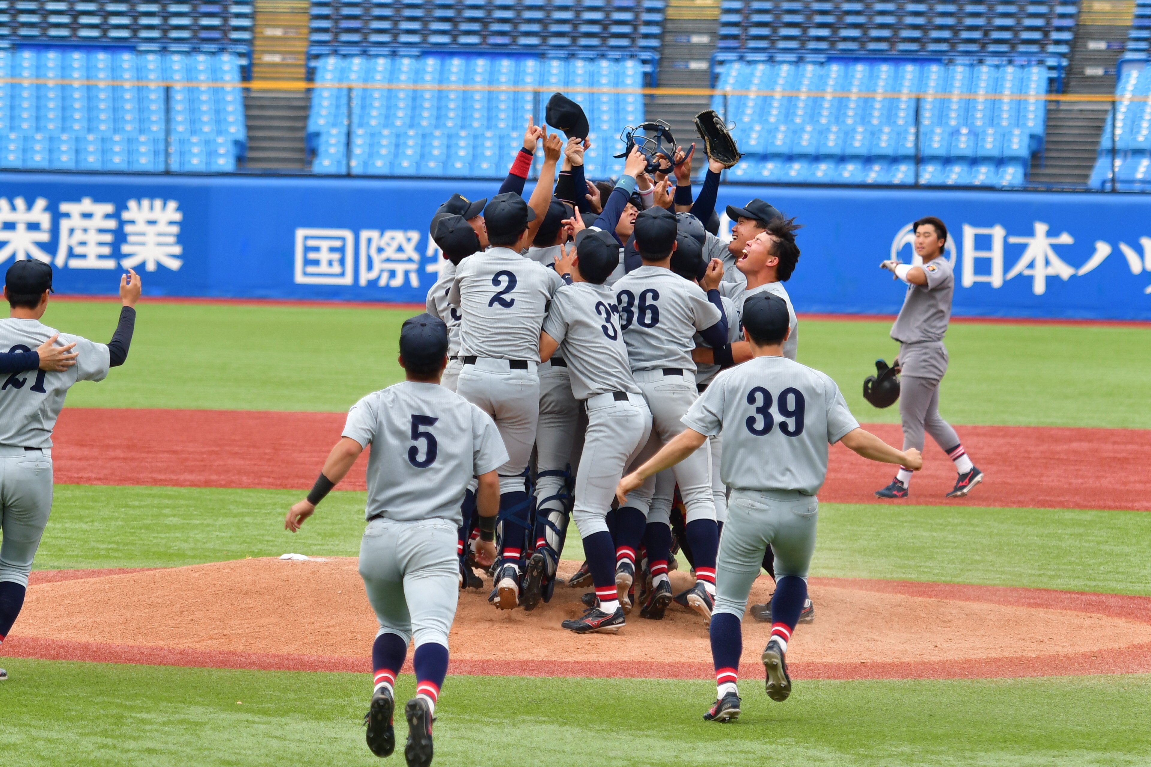 2601005_kt_think09.jpg